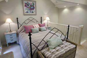 Christina Warwick coach house 16 sm.jpg